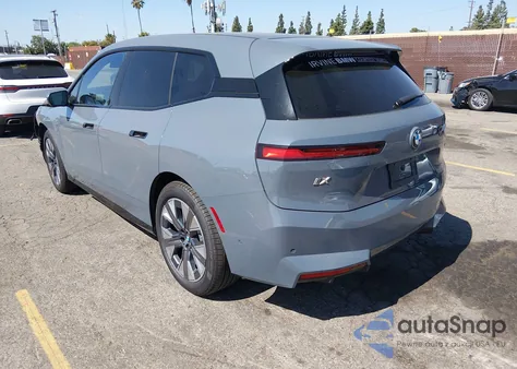 2026 BMW Ix xDrive60 из США, поврежденный, VIN WB553CF08TCV17843